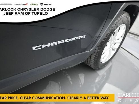 Used 2021 Jeep Cherokee Latitude FWD image 40