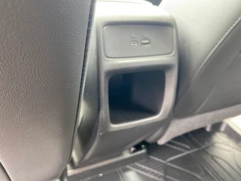 Used 2024 Chevrolet Trax RS w/ Sunroof Package FWD image 20