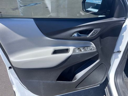 Used 2020 Chevrolet Equinox LS w/ LS Convenience Package FWD image 8