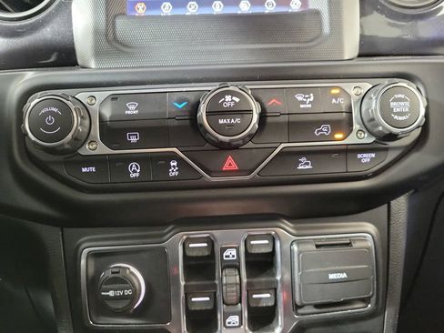 Used 2022 Jeep Wrangler Unlimited Sport AWD/4WD image 21