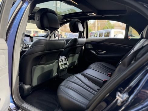Used 2020 Mercedes-Benz S 560 Sedan image 30