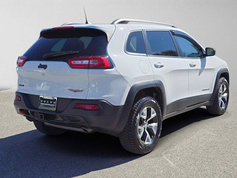 Used 2016 Jeep Cherokee Trailhawk w/ Comfort/Convenience Group AWD/4WD image 3