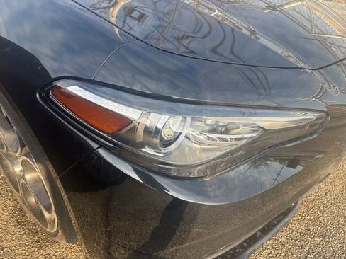 Used 2023 Alfa Romeo Giulia Veloce image 2