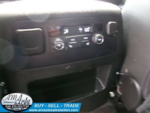 Used 2018 GMC Yukon SLT AWD/4WD image 20