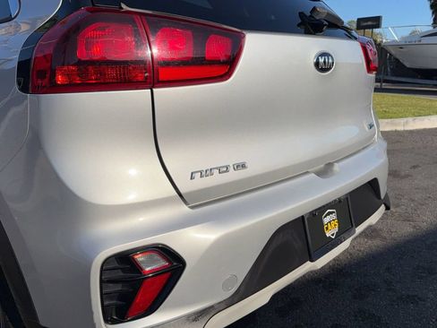 Used 2020 Kia Niro LX FWD image 29