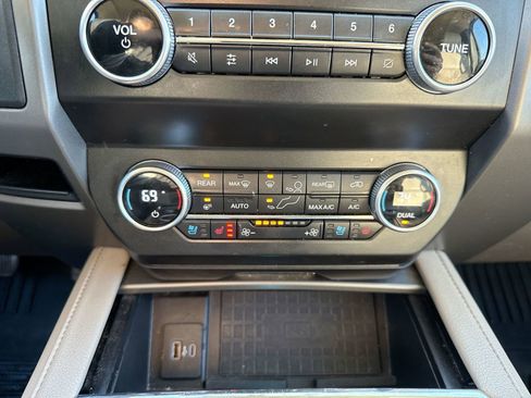 Used 2021 Ford Expedition Max XLT image 21