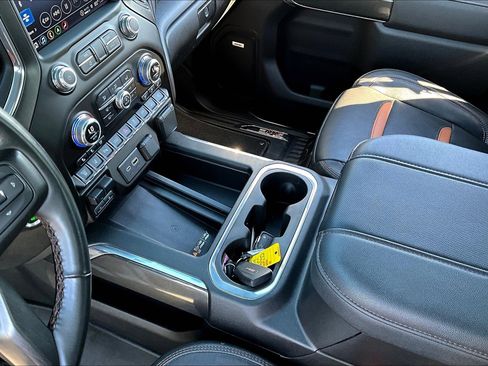 Used 2023 GMC Sierra 2500 AT4 w/ AT4 Premium Plus Package image 14