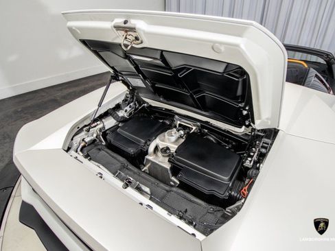 Used 2017 Lamborghini Huracan LP 610-4 image 29