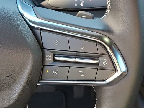 Used 2025 Chevrolet Traverse LT image 30