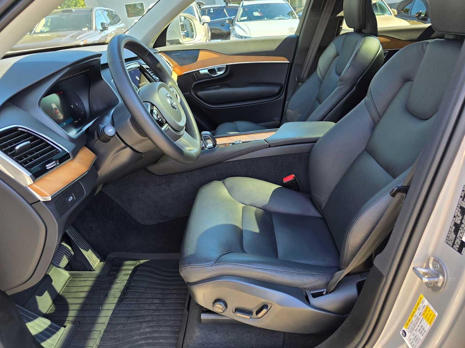 Used 2024 Volvo XC90 B6 Plus w/ Protection Package Premier AWD/4WD image 21