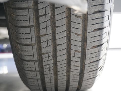 Used 2020 Chevrolet Trax LT w/ LT Convenience Package image 24