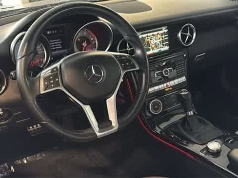 Used 2015 Mercedes-Benz SLK 250 image 24