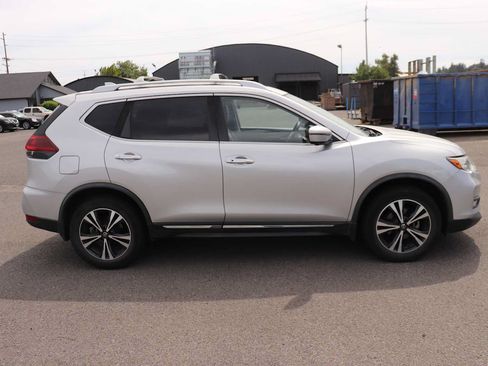 Used 2018 Nissan Rogue SL w/ Premium Package AWD/4WD image 4