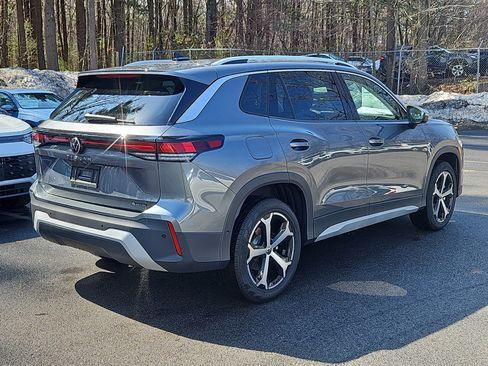 New 2026 Volkswagen Tiguan SE image 2