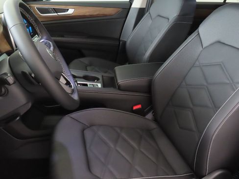 New 2026 Volkswagen Atlas SE image 12