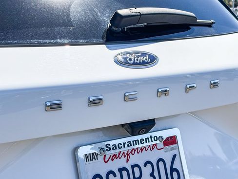 Used 2022 Ford Escape SE w/ SE Sport Appearance Package FWD image 9