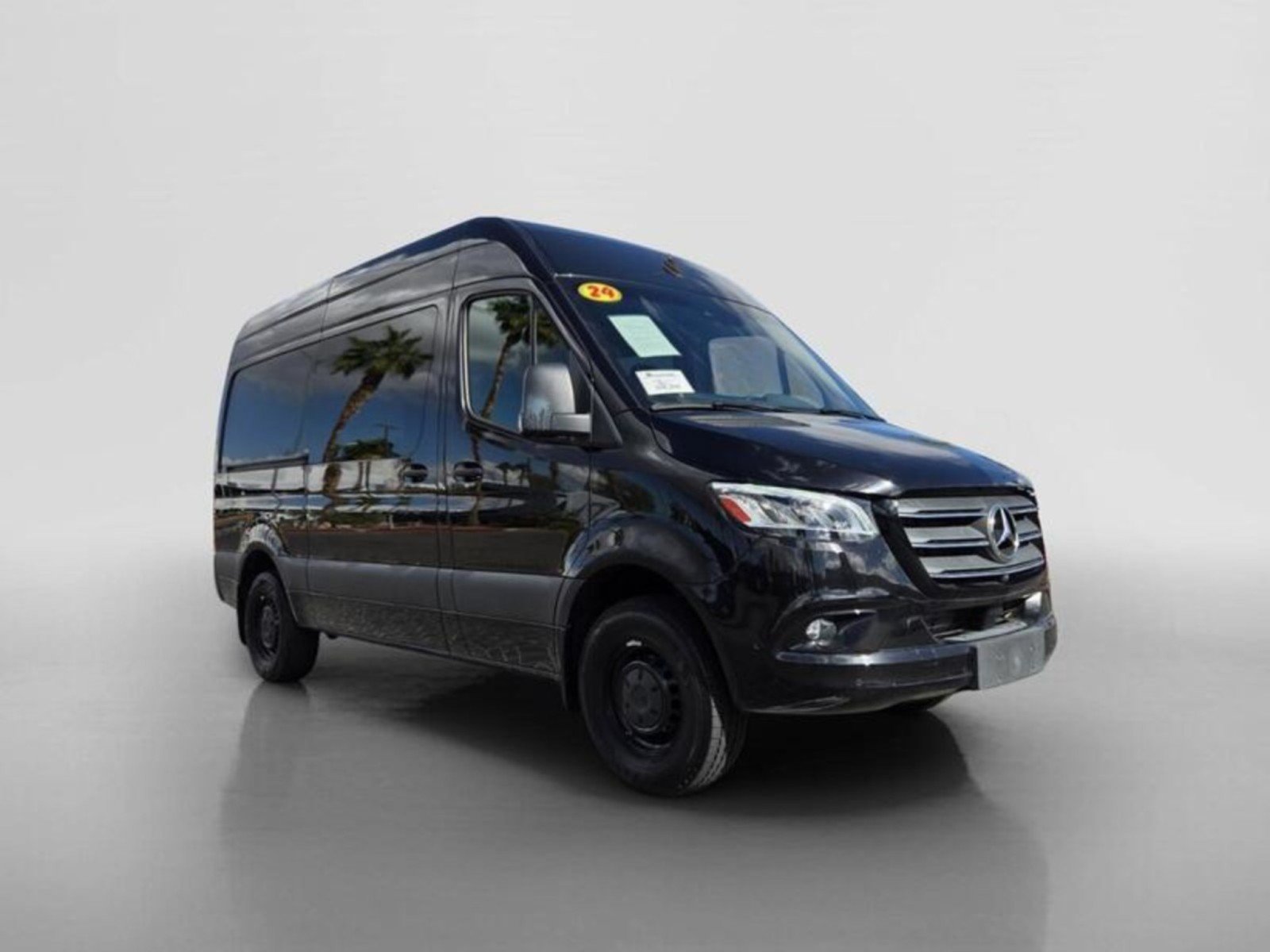 Used 2024 Mercedes-Benz Sprinter 2500 image 7