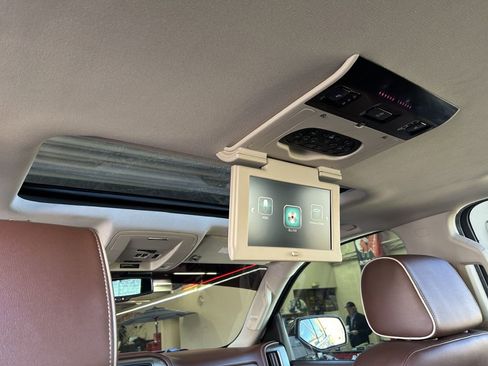 Used 2017 Chevrolet Silverado 1500 High Country image 12