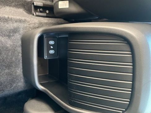 Used 2025 Hyundai Kona SE image 13