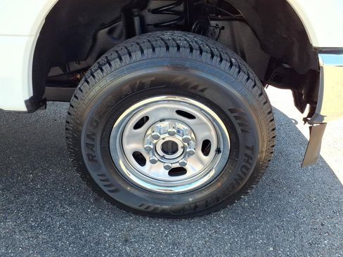 Used 2022 Ford F250 XL w/ Power Equipment Group AWD/4WD image 28