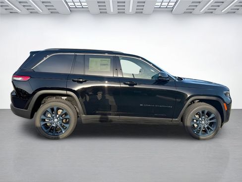 New 2026 Jeep Grand Cherokee Limited AWD/4WD image 2