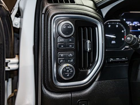 Used 2021 GMC Sierra 2500 Denali w/ Denali Ultimate Package image 16