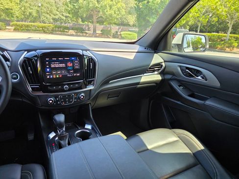 Certified 2023 Chevrolet Traverse LT FWD image 29