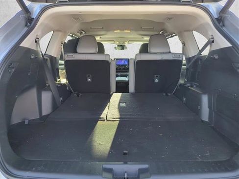 Used 2023 Toyota Highlander XLE FWD image 23