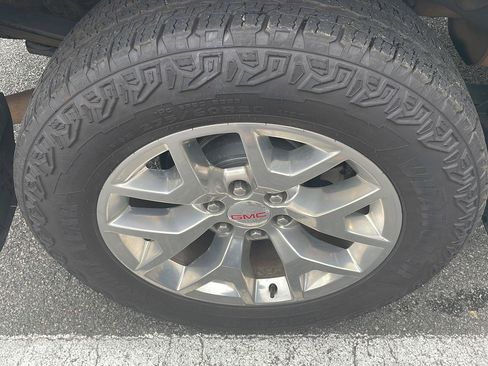 Used 2018 GMC Sierra 1500 SLT w/ SLT Premium Package AWD/4WD image 7