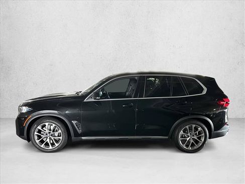 Used 2026 BMW X5 xDrive50e AWD/4WD image 8