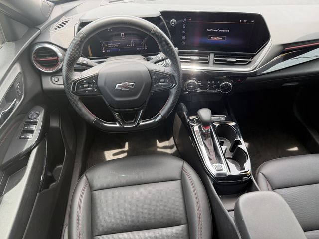 Used 2025 Chevrolet Trax RS w/ Driver Confidence Package FWD image 17