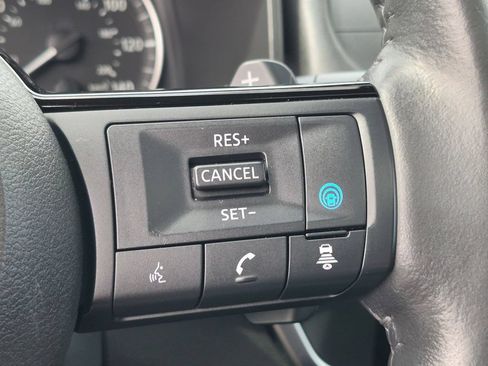Used 2023 Nissan Rogue SV w/ SV Premium B Package FWD image 16