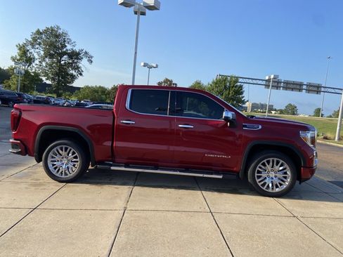 Used 2022 GMC Sierra 1500 Denali w/ Driver Alert Package II AWD/4WD image 13