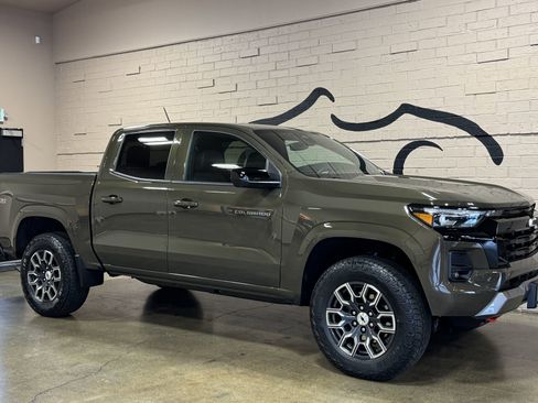 Used 2024 Chevrolet Colorado Z71 w/ Z71 Convenience Package 2 AWD/4WD image 2