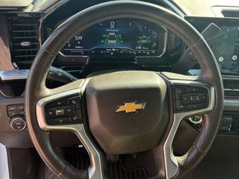 Used 2022 Chevrolet Silverado 1500 LT w/ Texas Edition Plus AWD/4WD image 9