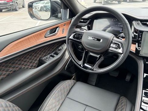 New 2026 Jeep Grand Cherokee Summit AWD/4WD image 32