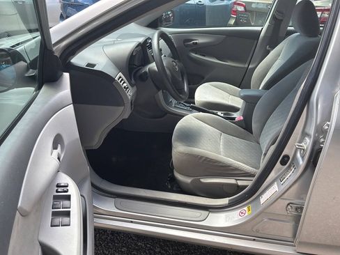 Used 2009 Toyota Corolla LE FWD image 8