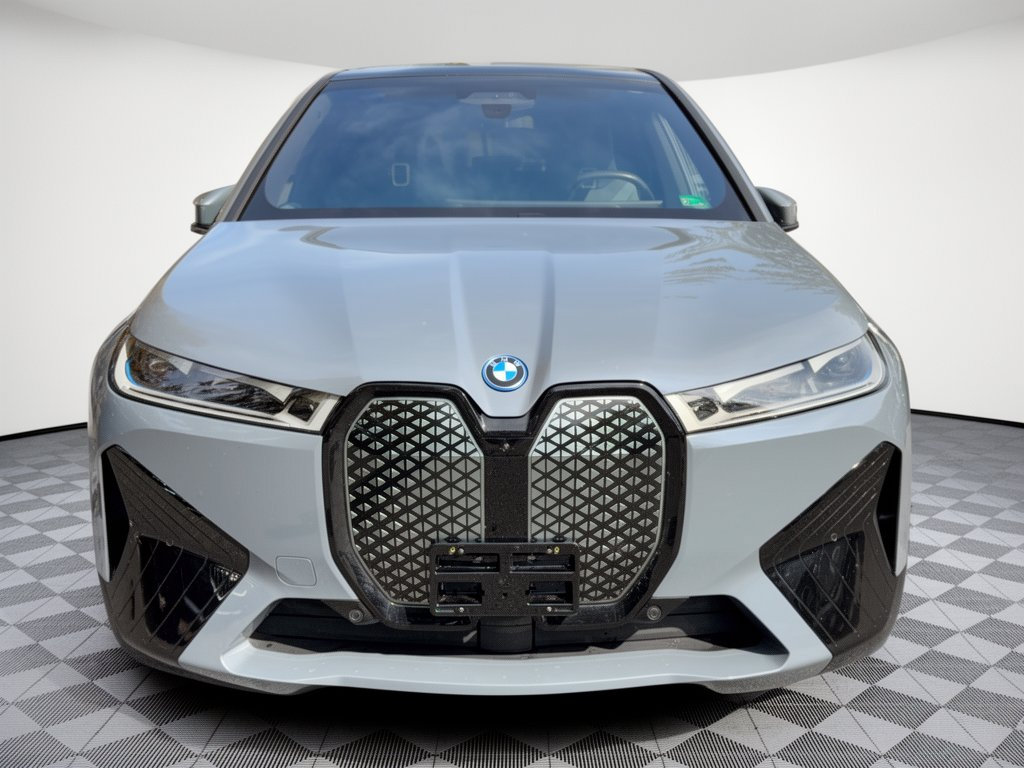 Used 2024 BMW iX xDrive50 w/ Premium Package AWD/4WD image 6
