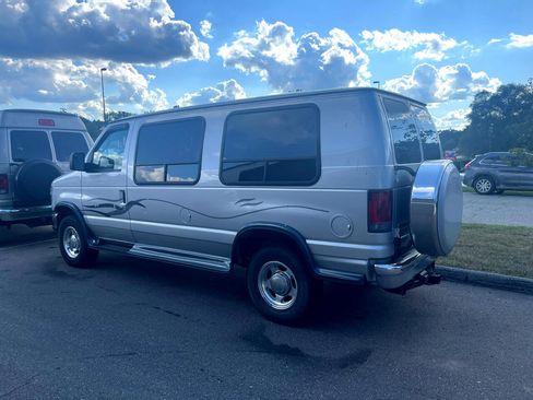 Used 2011 Ford E-250 and Econoline 250 w/ RV Plus Pkg image 8