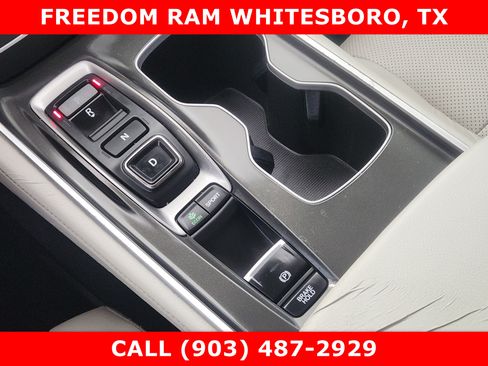 Used 2018 Honda Accord Touring image 14