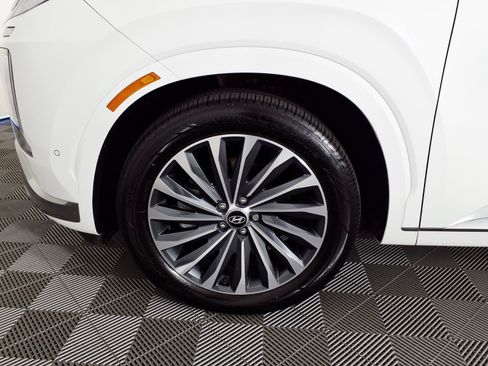Certified 2025 Hyundai Palisade Calligraphy FWD image 7