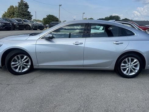 Used 2017 Chevrolet Malibu LT FWD image 5