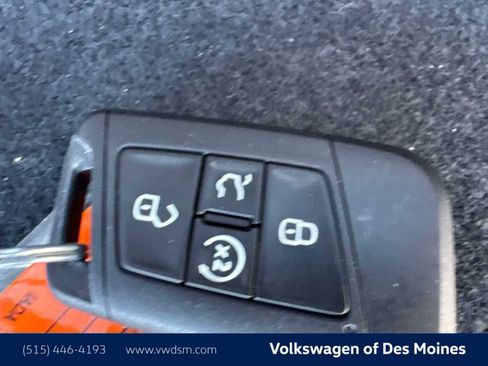 Used 2022 Volkswagen Tiguan SE w/ Panoramic Sunroof Package image 20