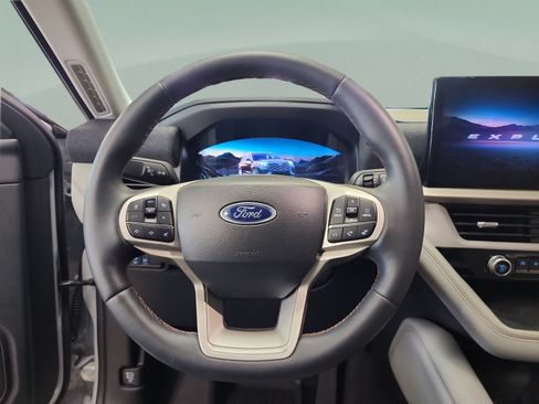 New 2026 Ford Explorer Active w/ Active Comfort Package RWD image 8