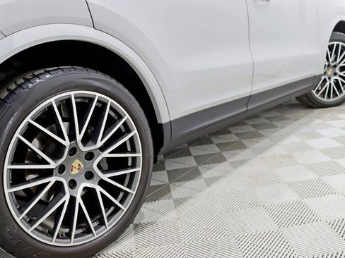 Used 2021 Porsche Cayenne S image 11