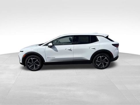 New 2026 Chevrolet Equinox EV LT FWD image 8