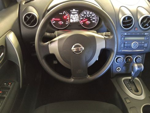 Used 2015 Nissan Rogue S FWD image 22