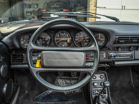 Used 1988 Porsche 911 Carrera RWD image 44