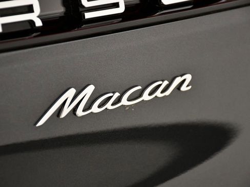 Certified 2025 Porsche Macan Turbo image 11