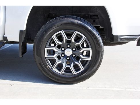 Used 2023 Chevrolet Colorado LT w/ LT Convenience Package RWD image 28